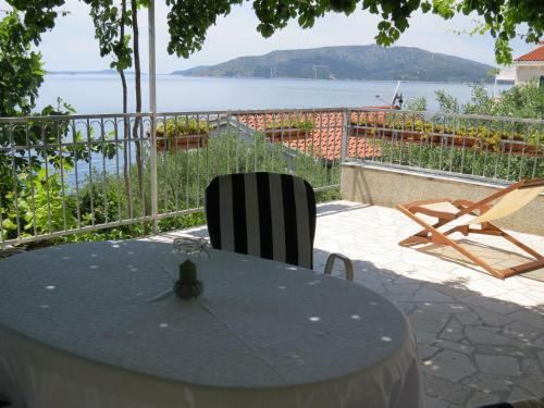 Apartments Lovri? - 30 Meters To The Beach