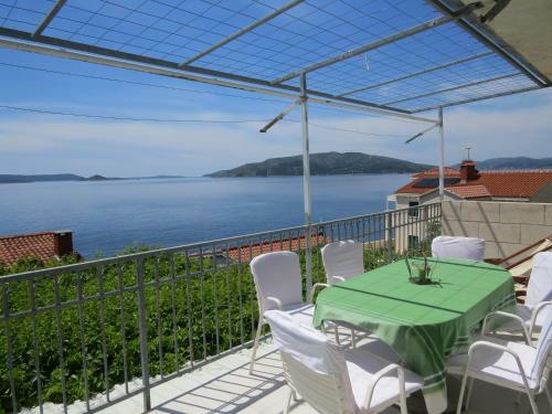 Apartments Lovri? - 30 Meters To The Beach