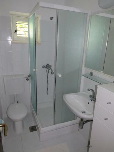 Apartments Lovri? - 30 Meters To The Beach
