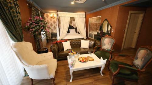 R�nesans L?fe Hotel