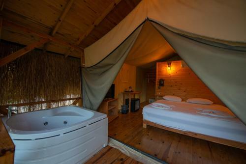 Hotel Green Pine Bungalows & Beach Luxury Concept