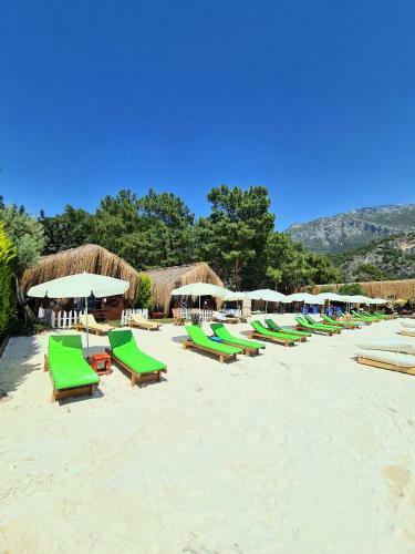 Hotel Green Pine Bungalows & Beach Luxury Concept