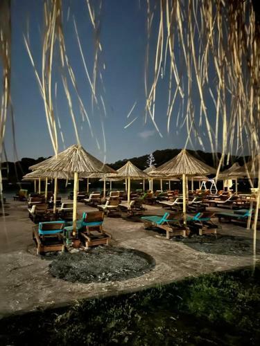Hotel Green Pine Bungalows & Beach Luxury Concept