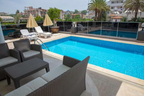 Sunrise Hill Villa With Private Pool