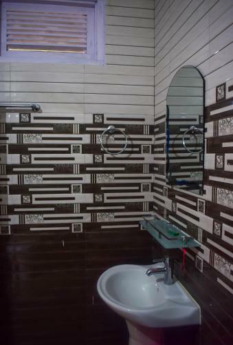 Robinhood Travel Hostel