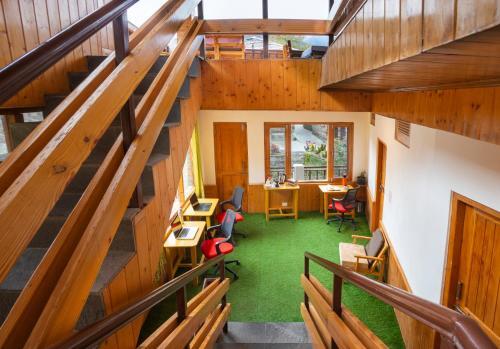 Robinhood Travel Hostel