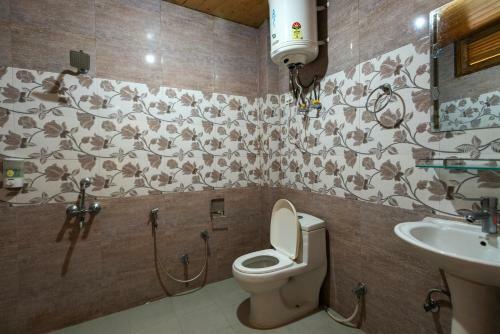 Robinhood Travel Hostel