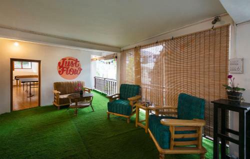Robinhood Travel Hostel