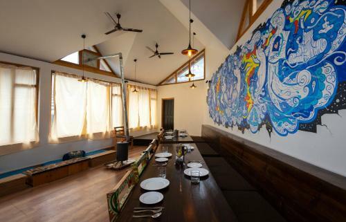 Robinhood Travel Hostel