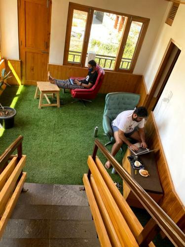 Robinhood Travel Hostel