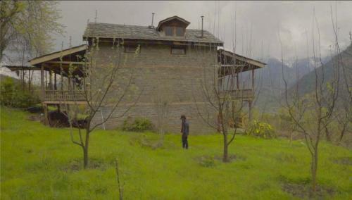 J8 Mountain Full House