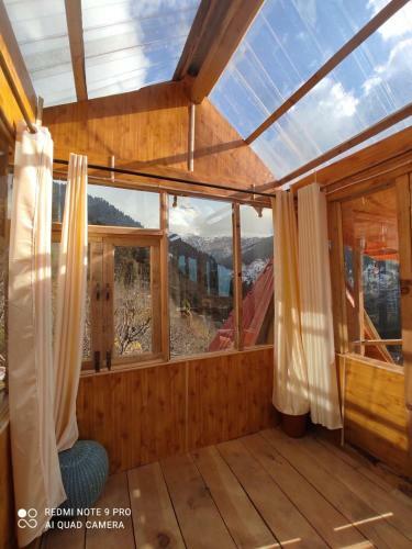 Before Sunrise Cabin