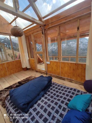 Before Sunrise Cabin