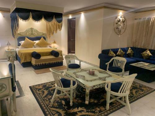 Hotel The Neeraj Ganga Heritage Palace