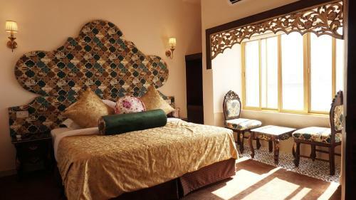 Hotel The Neeraj Ganga Heritage Palace