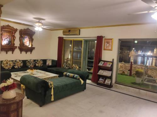 Hotel The Neeraj Ganga Heritage Palace