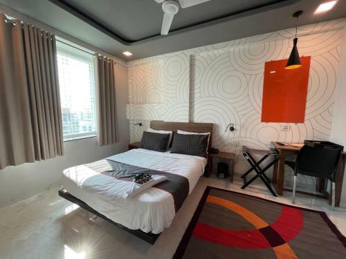 Hotel Manomay Homes