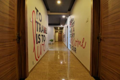 Hotel Manomay Homes