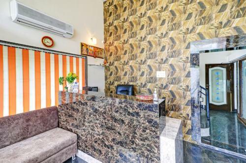 Oyo Collection O Hotel Parinda Lounge And Restaurant