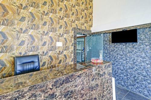 Oyo Collection O Hotel Parinda Lounge And Restaurant