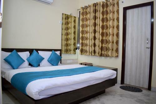 Hotel The Shivansh Inn - Sky Stays