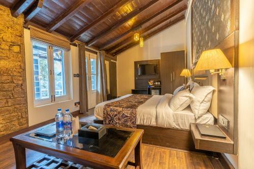 Hotel The Mirchoni Resorts Nainital