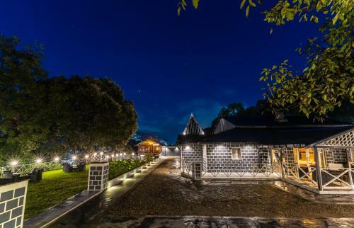 Hotel The Mirchoni Resorts Nainital
