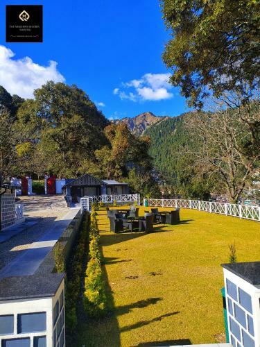 Hotel The Mirchoni Resorts Nainital