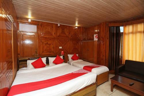Hotel Oyo Flagship 16561 Surya Holiday Home