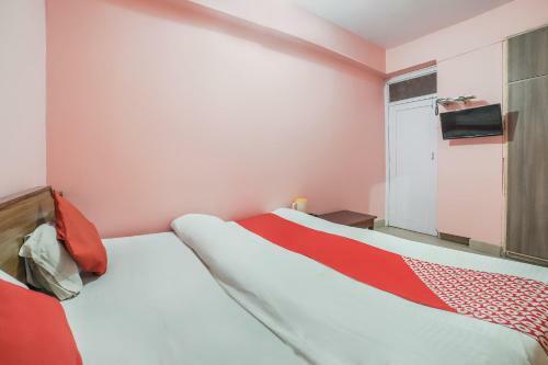 Hotel Oyo Flagship 16561 Surya Holiday Home