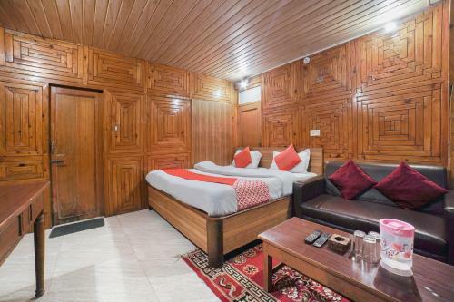 Hotel Oyo Flagship 16561 Surya Holiday Home