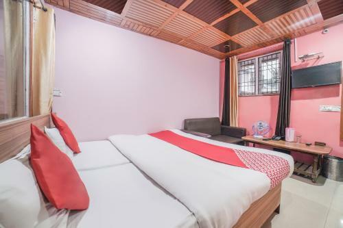 Hotel Oyo Flagship 16561 Surya Holiday Home