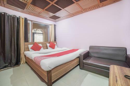 Hotel Oyo Flagship 16561 Surya Holiday Home