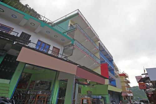 Hostal Oyo Home 80427 Cheerful Stay Kempty