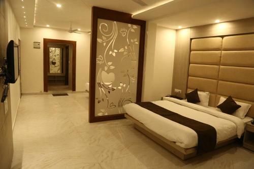Hotel Shining Hills
