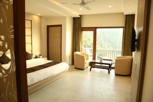 Hotel Shining Hills