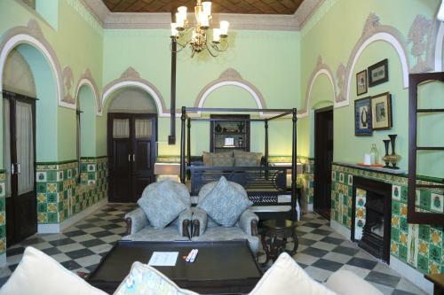 Hotel Raghu Vilas