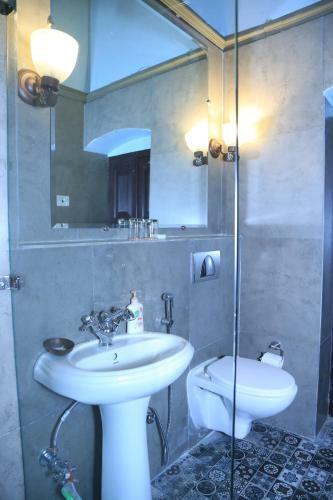 Hotel Raghu Vilas