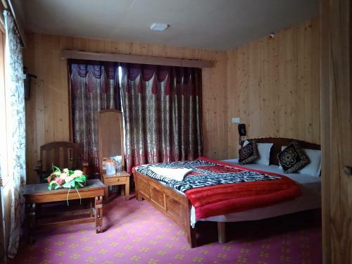 Hotel Gulfam Palace