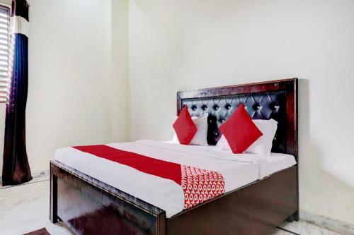 Oyo 82010 Good Hood Hotel