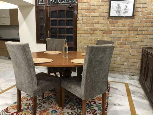 Villa Spacious 5 Bedroom House - Comfort & Convenience