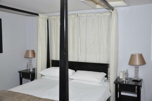 Hostal Savoro Restaurant With Rooms