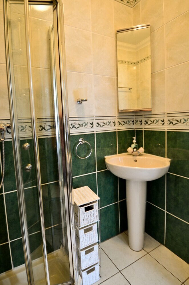 Hostal Lyndricks House