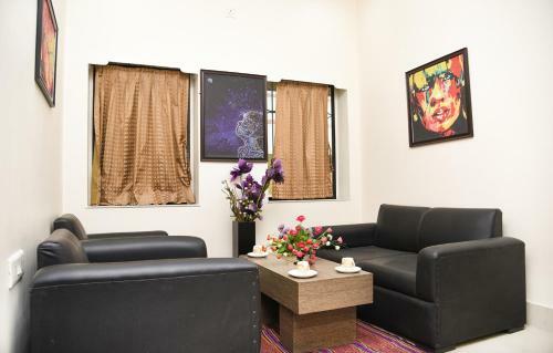 Hostal Crossroads Apartment Hotel
