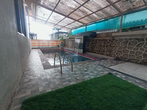 Spring Field Villa