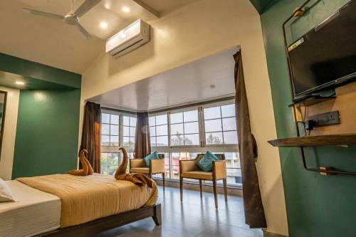 Leisurely Olivia, Panchgani