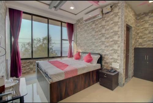 Hotel Dsk Valley Inn