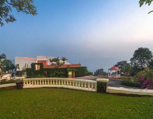 Villa Saffronstays Aurelia