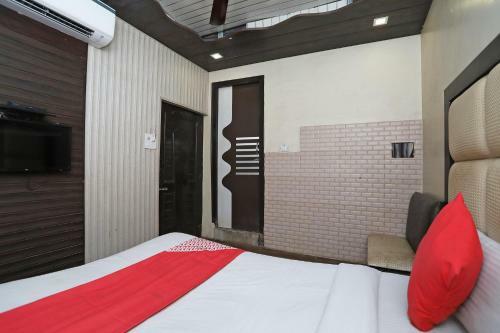 Oyo 6801 Hotel Shri Sai International