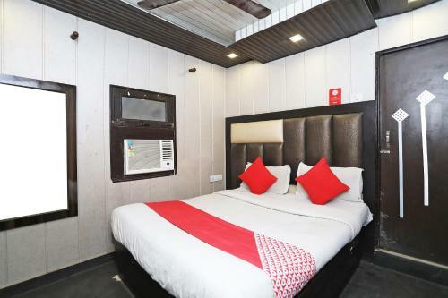 Oyo 6801 Hotel Shri Sai International